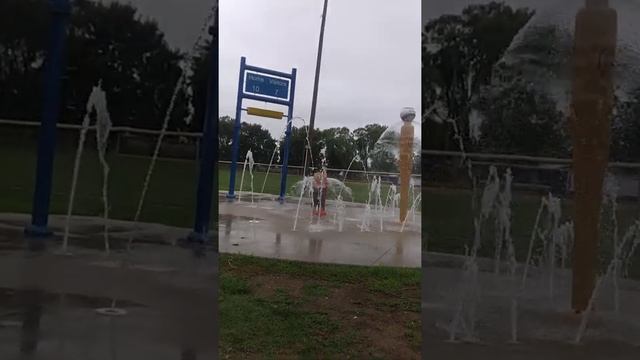 July 23, 2020 COUPLE HOURS WITH STINKY (DALE) AT THE LITTLE SPRINKLER PARK смотреть онлайн