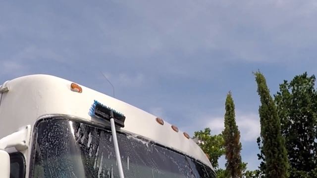 TELESCOPING FLOW-THROUGH BRUSH for RV - BOAT - TRUCK Wash Brush смотреть онлайн