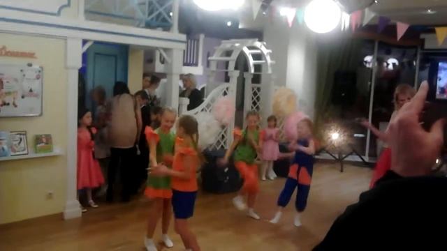 Выступление КЛУБНЫЙ ДОМ 《ТИХВИНЪ》 смотреть онлайн