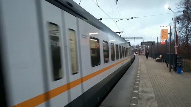 ЭП2Д-0057 и ЭП2Д-0052 ЦППК Перекраска Наше Подмосковье На станции Битца смотреть онлайн