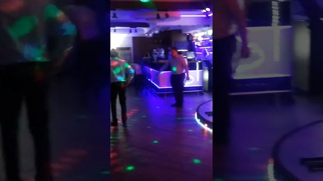 Давид Саргсян Кафе "БУТЛЕР" смотреть онлайн