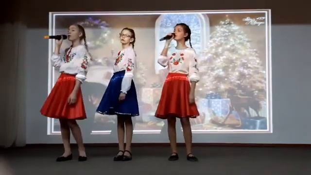 Гурт "Барвінок" - "ДЗВОНИКИ" #фестиваль_острів_різдва смотреть онлайн