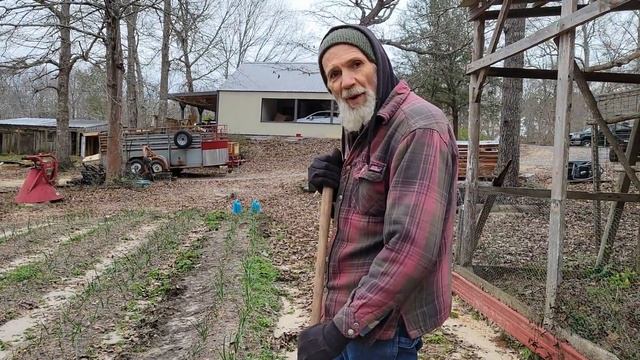 The SECRET to Gardening is a SHARP Hoe and a FILE in your back Pocket смотреть онлайн