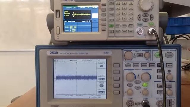 Tutorial Básico Gerador de Funções Siglent SDG1020 Parte 2 смотреть онлайн