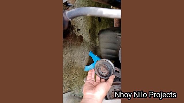 Paano magpalit ng Compressor tensioner bearing (Nissan Sentra B14) смотреть онлайн