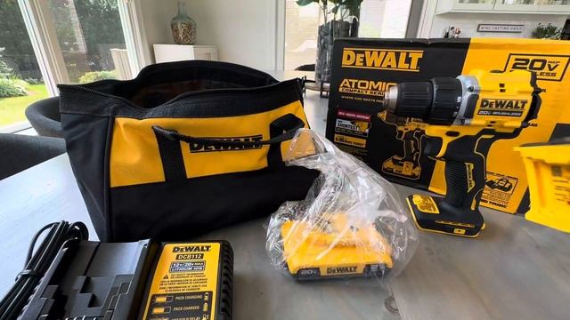 DEWALT ATOMIC 20V MAX Cordless Drill Combo Kit Review смотреть онлайн