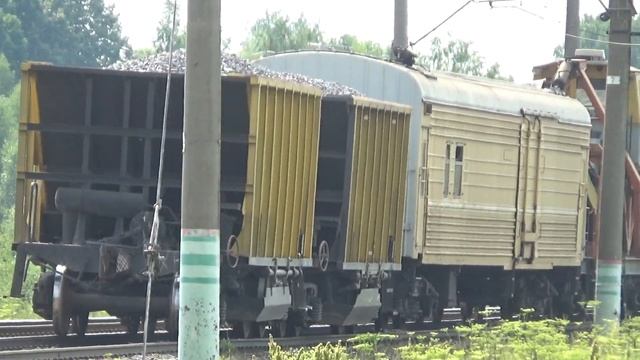 2М62У-0032 и ЧС4Т-463 с поездами смотреть онлайн