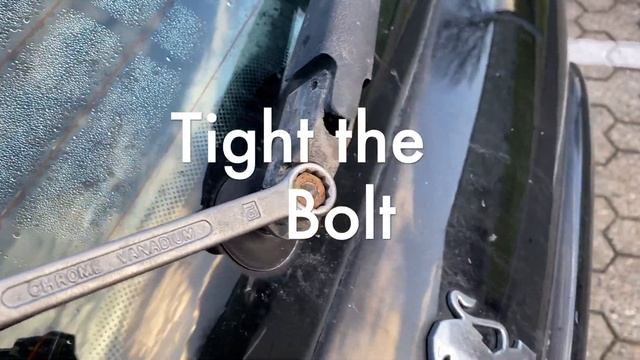 Rear Wiper Got Damaged!! How to fix it ? смотреть онлайн
