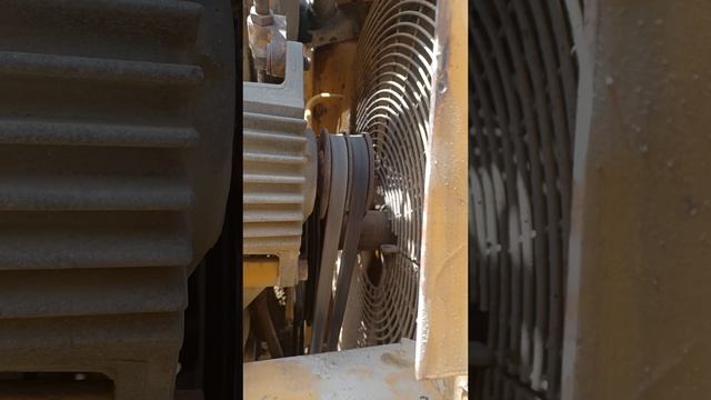 jame generator caterpillar need to be changed #automotive #machines #engineering #caterpillar смотреть онлайн