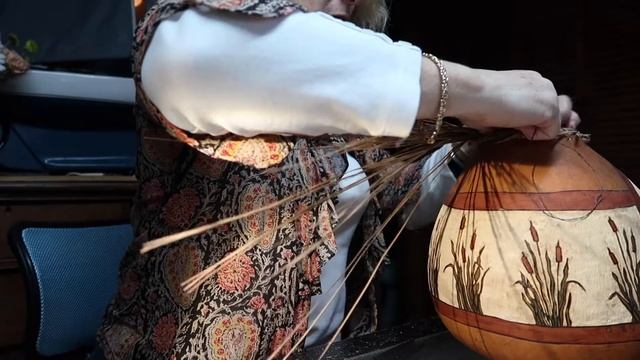 SEWN PINE NEEDLE RIM // SANDHILL CRANES PROJECT TUTORIAL PART 17 // Otter Cottage Arts // Gourd TV смотреть онлайн