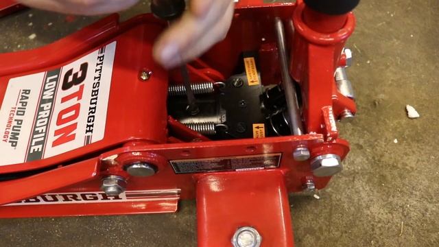 Harbor Freight 3 Ton Low Profile Floor Jack Unboxing смотреть онлайн