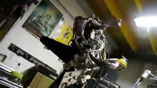 Compressorhead Blitzkrieg Bop. robot style