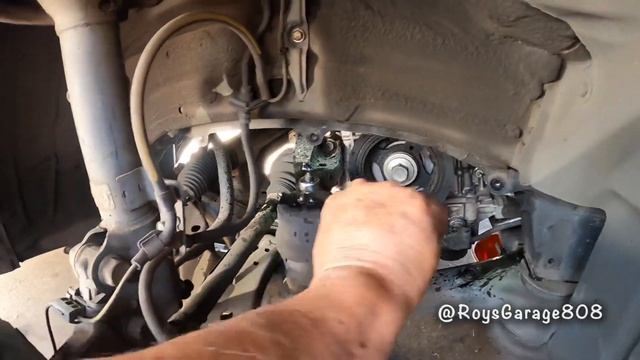 How to Replace the Water Pump, Thermostat w/ Housing, & Serpentine Belt on a 2018 Toyota Sienna смотреть онлайн