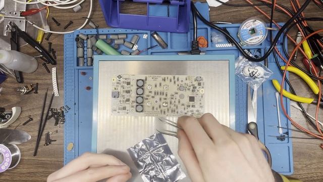 Learning To Solder With A Preheating Plate | Yorkville LED2 | UYUE 946C