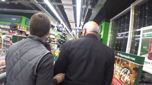 Тупой охранник вызвал конченых Гбр / Операция всё просрочено