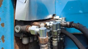 болгарский гидрораспределитель p40 шестисекционный установлен на мтз-80