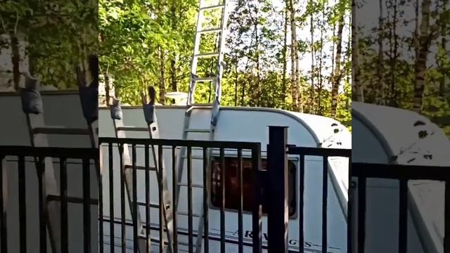 устанавливаю солнечные панели на прицеп. смотреть онлайн