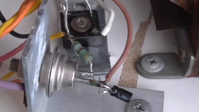 Автозарядка на куске фанэры🤔.3gp