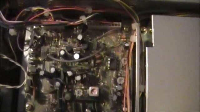 Re-capping of an Icom IC-R7000 VHF Receiver смотреть онлайн