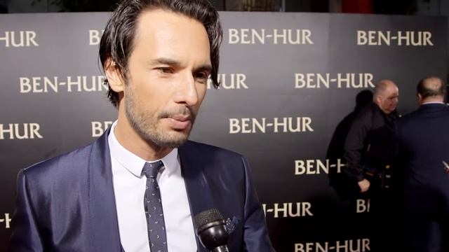 Ben-Hur: Rodrigo Santoro "Jesus" Red Carpet Movie Premiere Interview | ScreenSlam смотреть онлайн