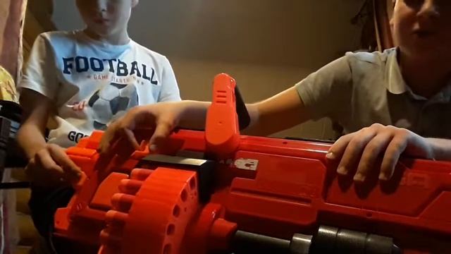 Обзор на бластер NERF MEGA MASTODON смотреть онлайн