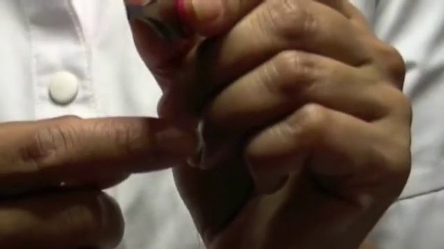 Pincet Die Zelfs De Fijnste Haartjes Grijpt смотреть онлайн