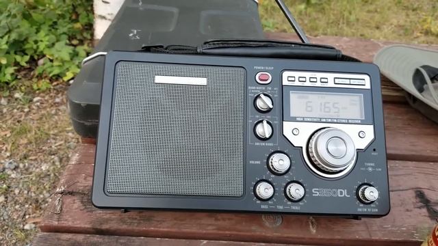 Tuning SW/AM while camping (Grundig/Eton S530DL test) смотреть онлайн