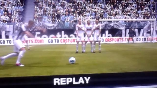 Cristiano Ronaldo Saetta Su Punizione 40 Metri (FIFA 2013) смотреть онлайн