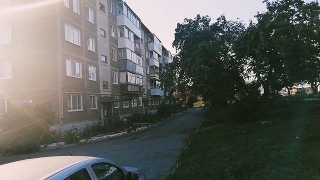 Голубятня во дворе дома-многоквартирника смотреть онлайн