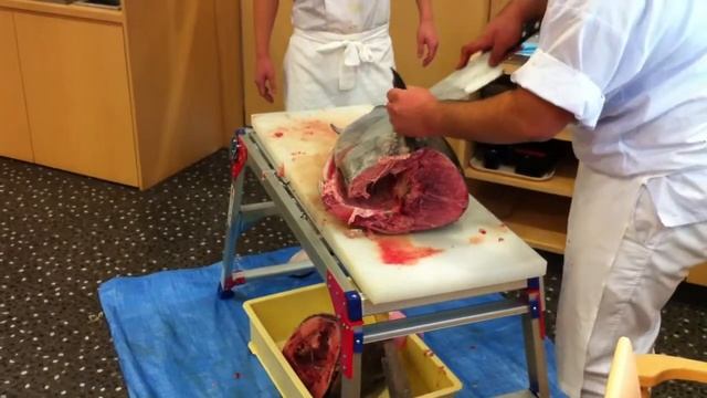 Ритуал по приготовлению сашими из тунца в Японии 2 смотреть онлайн