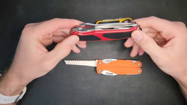 Unboxing Victorinox RangerGrip 79 смотреть онлайн