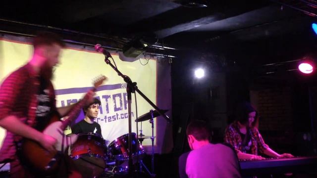 Андрей Док и Соучастники - Космонавт (live @ Manhannat 08.04.2017) смотреть онлайн