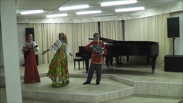 Амелия Аптекарь, концертмейстеры Михаил Токарев, Татьяна Мусальникова. «Уральские частушки» смотреть онлайн