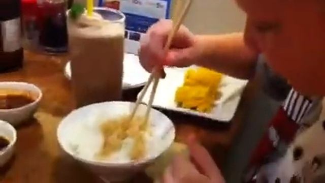 Пхукет, семейный ужин смотреть онлайн