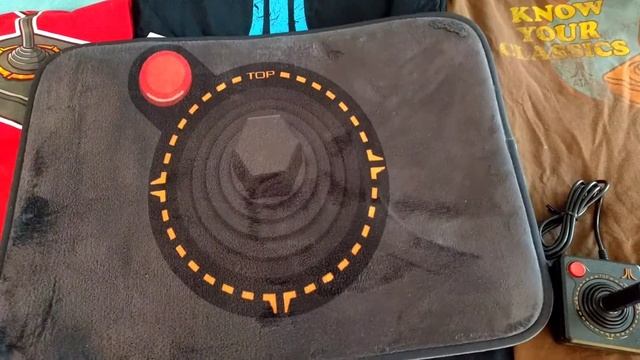 and I also got ... an Atari ... bath mat? смотреть онлайн