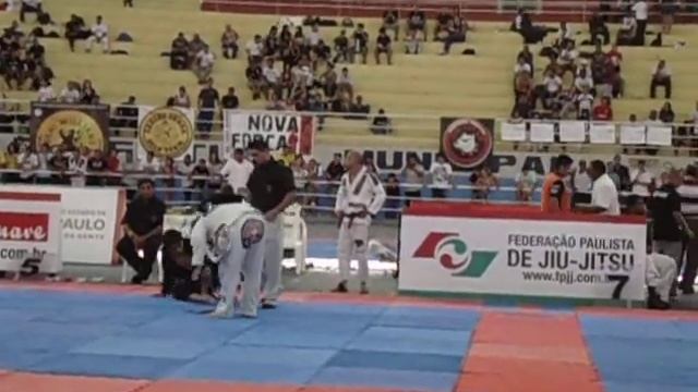 Bruno Bressan -Equipe Gracie Miquinho JJ vs Victor Leonardo - ChekMat Cavaca смотреть онлайн