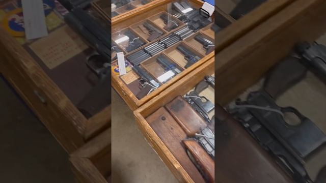 Токарев на шоу оружия в Америке #иммиграция #сша#оружие смотреть онлайн