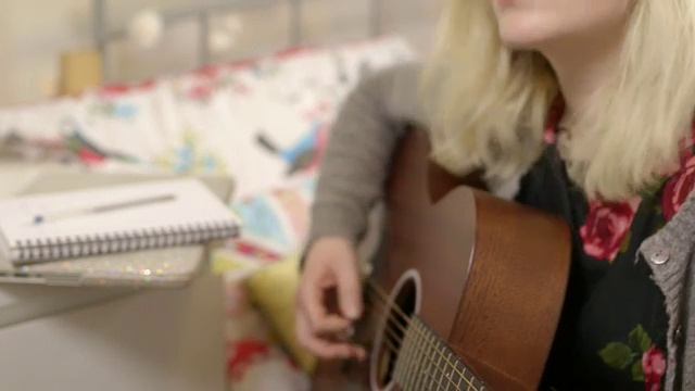 EF Elem_A London Busker