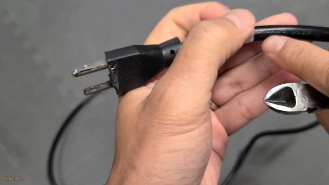 How to repair damaged extension cord and what can be done to prevent electrical fires? смотреть онлайн