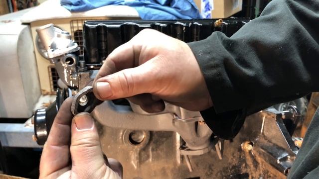Carb manifold alternator install in GM Mercruiser 120 153 151 Scotty engine Swap Land Rover Series смотреть онлайн