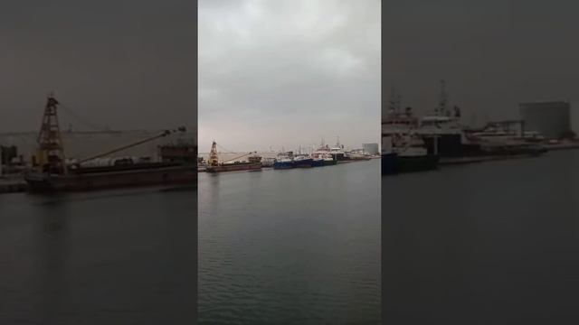 First time seen a rainy @damen shipyard UAE смотреть онлайн