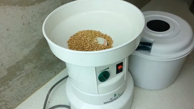 Whisper Grain mill, grinding wheat смотреть онлайн