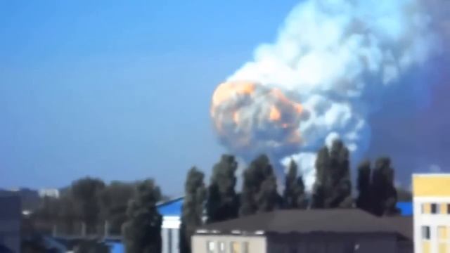 Пожар в промышленной зоне Донецка смотреть онлайн