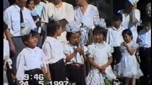 Последний звонок, лицей # 14, Жалал-Абад, 1997 год Байматова Акылай смотреть онлайн