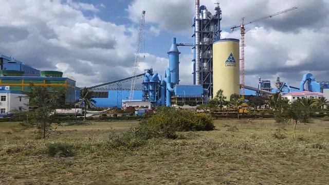 Китайский цементный завод на трассе  N200