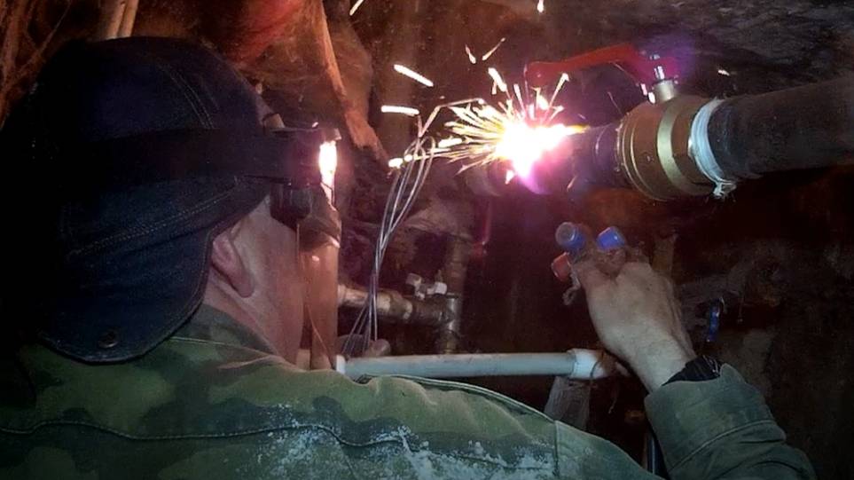 Газосварка ЖКХ. Замена крана диаметр 50мм Gas welding of housing and communal services смотреть онлайн