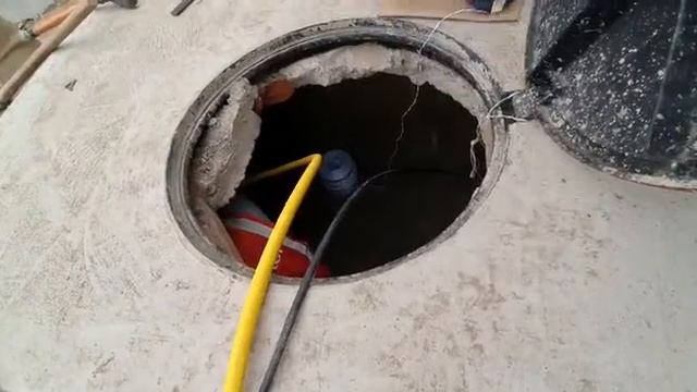 Operacion de compresora de aire XAS 88 Kd en sopleteo de cableado de fibra optica смотреть онлайн