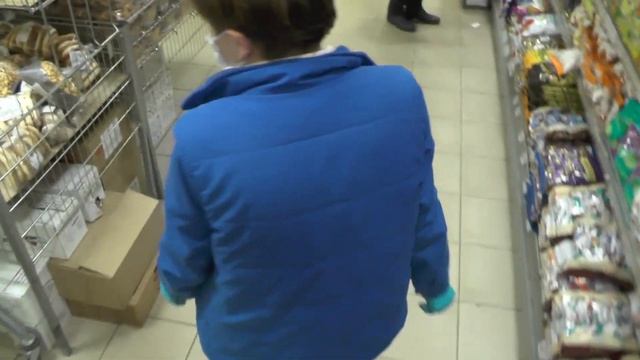 Ты не покупатель - ты дерьмо!!! Магазин Сезон беспределит!!! смотреть онлайн