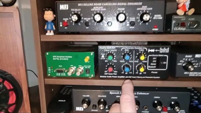 A little revisit to my small shortwave radio shack. смотреть онлайн