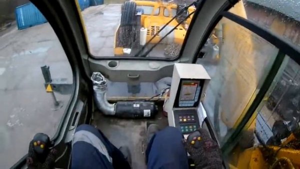 Работа двух кранов 25-тонников